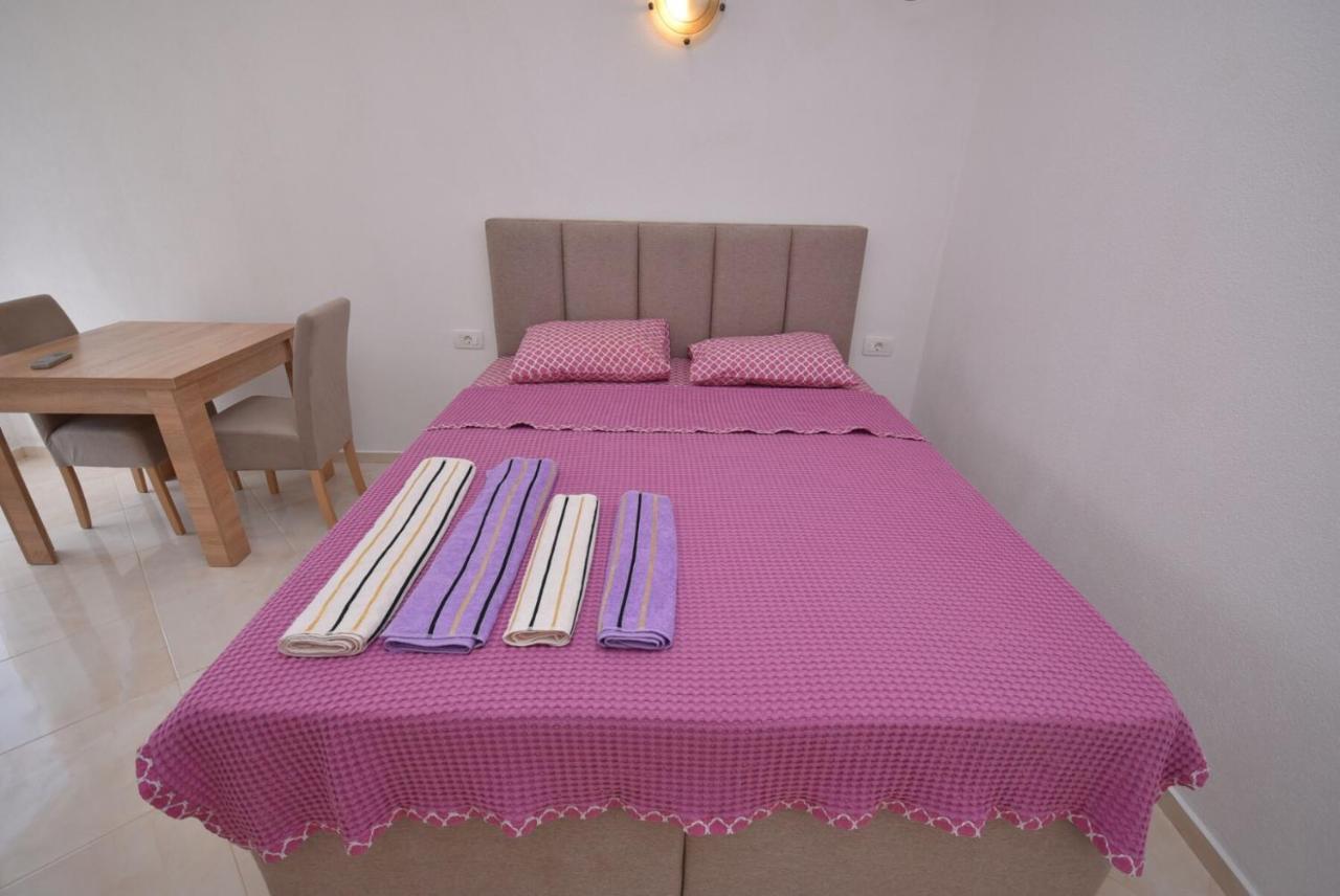 Subotic S Apartmani Risan Exterior photo