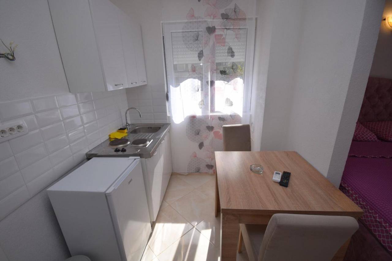 Subotic S Apartmani Risan Exterior photo